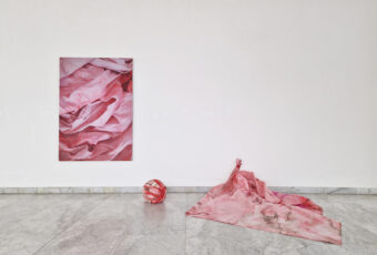 Marlies Liekfeld-Rapetti, Bandagen, 2025/26, Installation