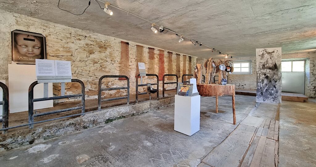 Ausstellungsansicht "Strukturen, Texturen", Galerie Muh, 2026, Foto: Marcel Ambrusch