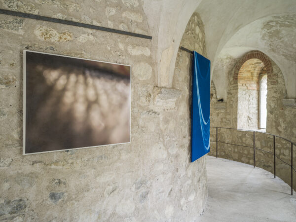 Katharina Theresa Mayr, Karin Schmuck, Ausstellungsansicht „Relationes“, Kloster Neustift / Abbazia di Novacella, Vahrn / Varna, 2026, Foto: Tiberio Sorvillo