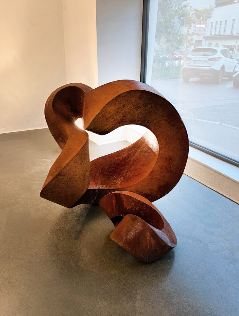 Andres Klimbacher, Ausstellungsansicht „Auf der Kippe II“, Projektraum Kunstverein Kärnten, Klagenfurt am Wörthersee, 2026