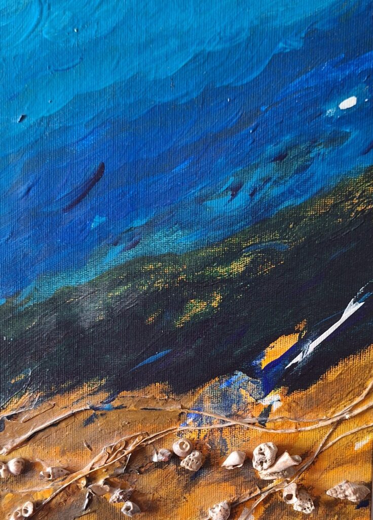 Susanne Pacher, Sonnenfinsternis Pula, 1999, Acryl auf Baumwolle, Naturmaterialien, Muscheln, Seegras, 18 x 24 cm