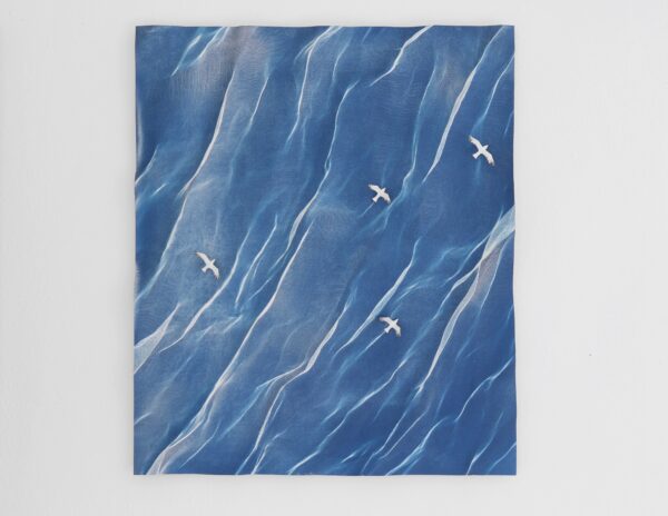 Lorenz Friedrich, Ohne Titel, 2025, Cyanotypie auf Papier, Holz, Acryl, 62 x 35 x 4 cm, Foto: © Lorenz Friedrich
